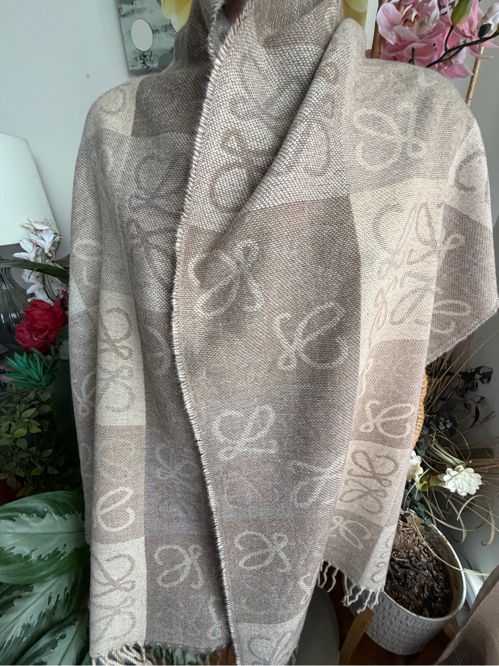 Loewe Beige Two-Tone Logo Cashmere Throw/Shawl Scarf.
